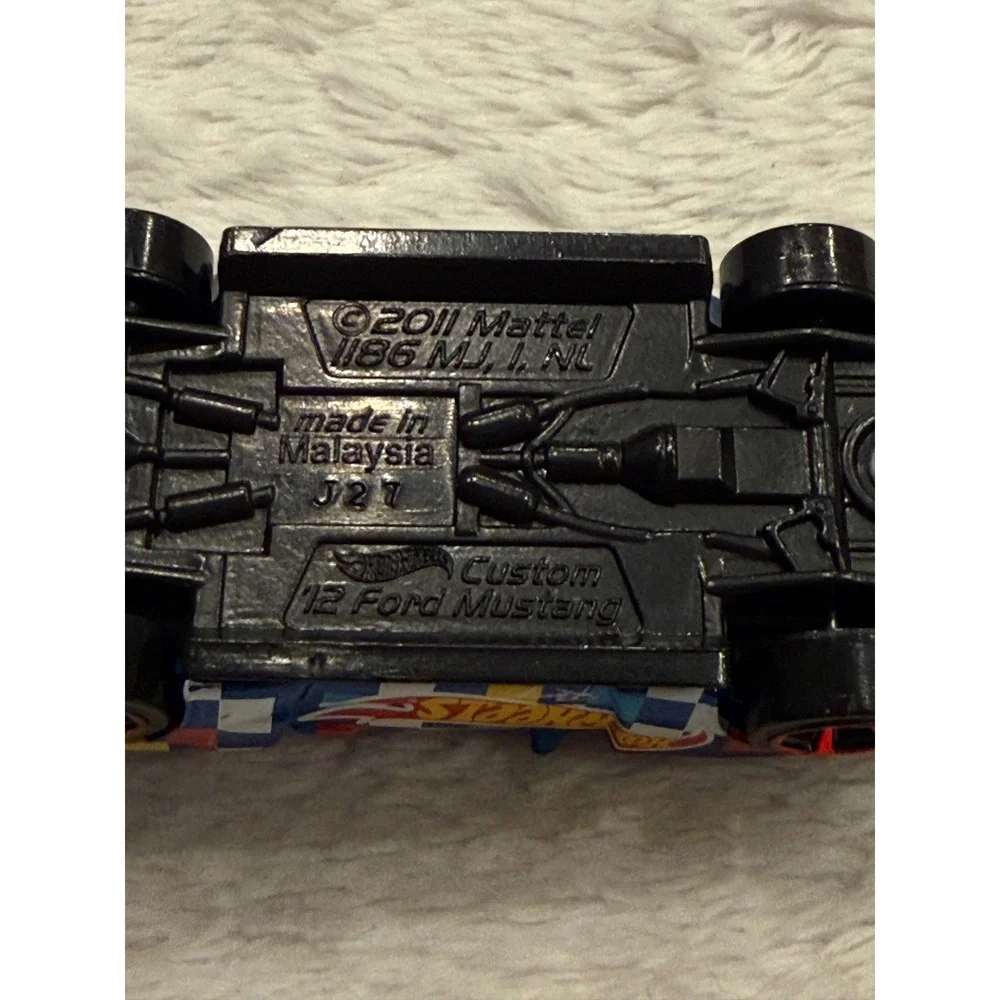 Hot Wheels Custom‎ 12 Ford Mustang Blue Racing Series Diecast Car 2011 Mattel